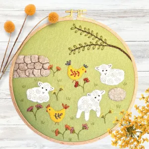 Corinne Lapierre - Applique Hoop Kit Playing in the Meadow